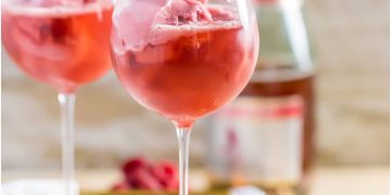 Celebrate Mother’s Day With Pink Champagne Floats